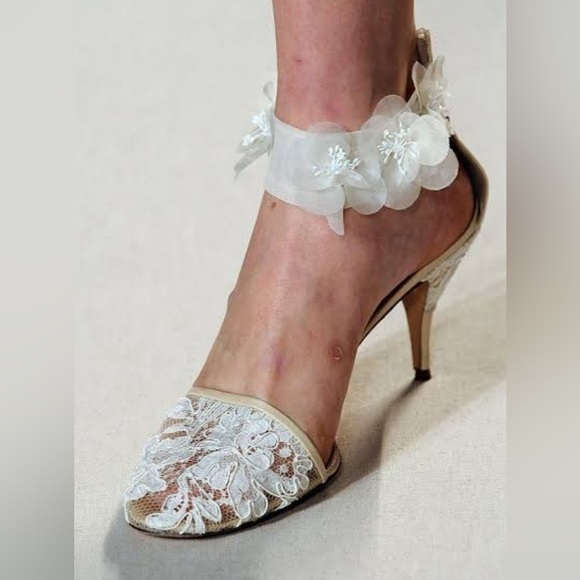 Chloé Spring 2010 Ready to Wear Vintage Lace Kitten Heel Size 35/5 - Picture 3 of 16